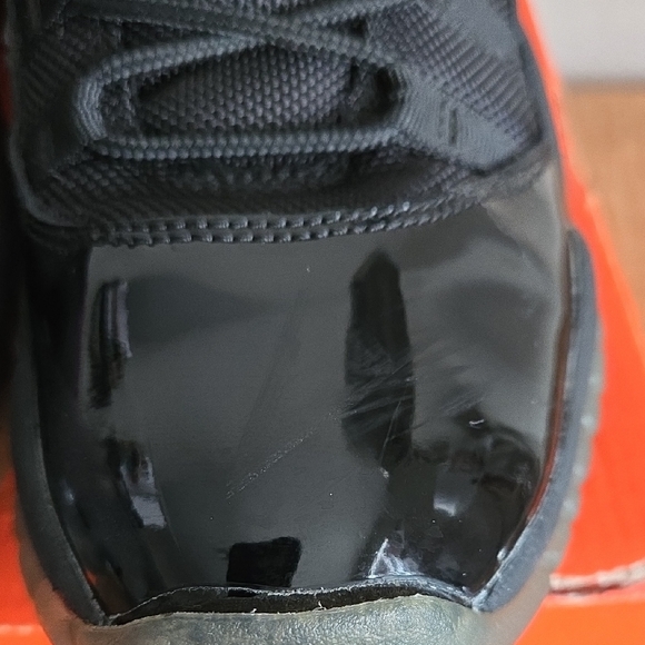 Size 6Y Black and Gold Jordon 11 Retro Gamma Blue High-Top Sneakers - Picture 4 of 11